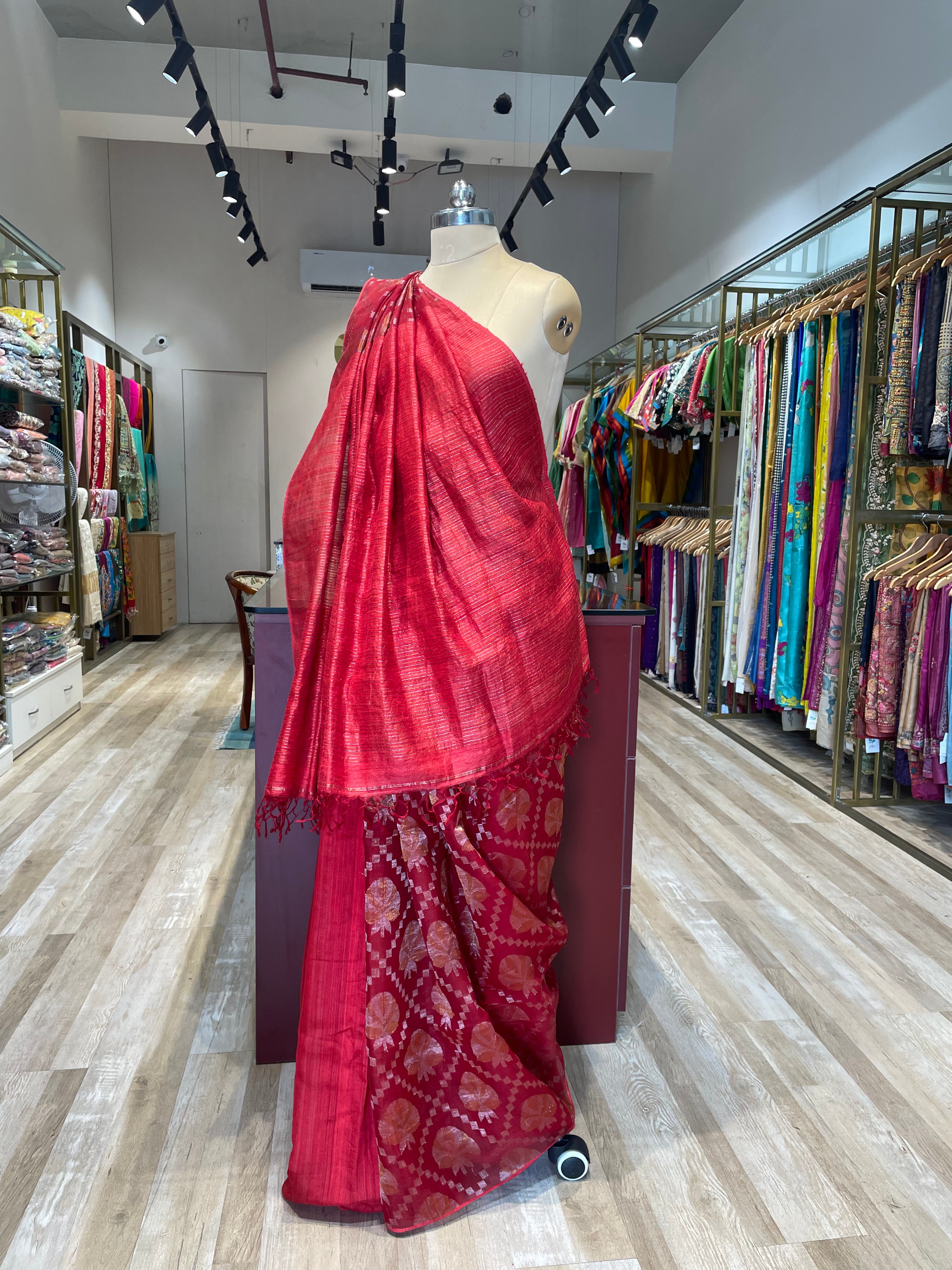 Matka maslin jamdani saree